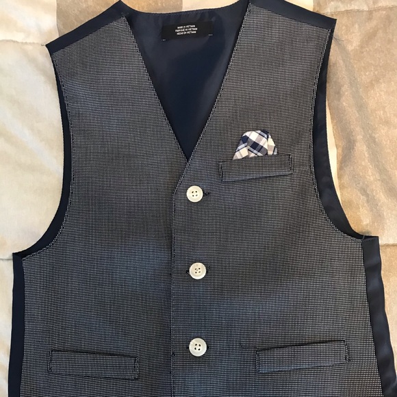 Adorable Vest & Shirt Set - Picture 5 of 5